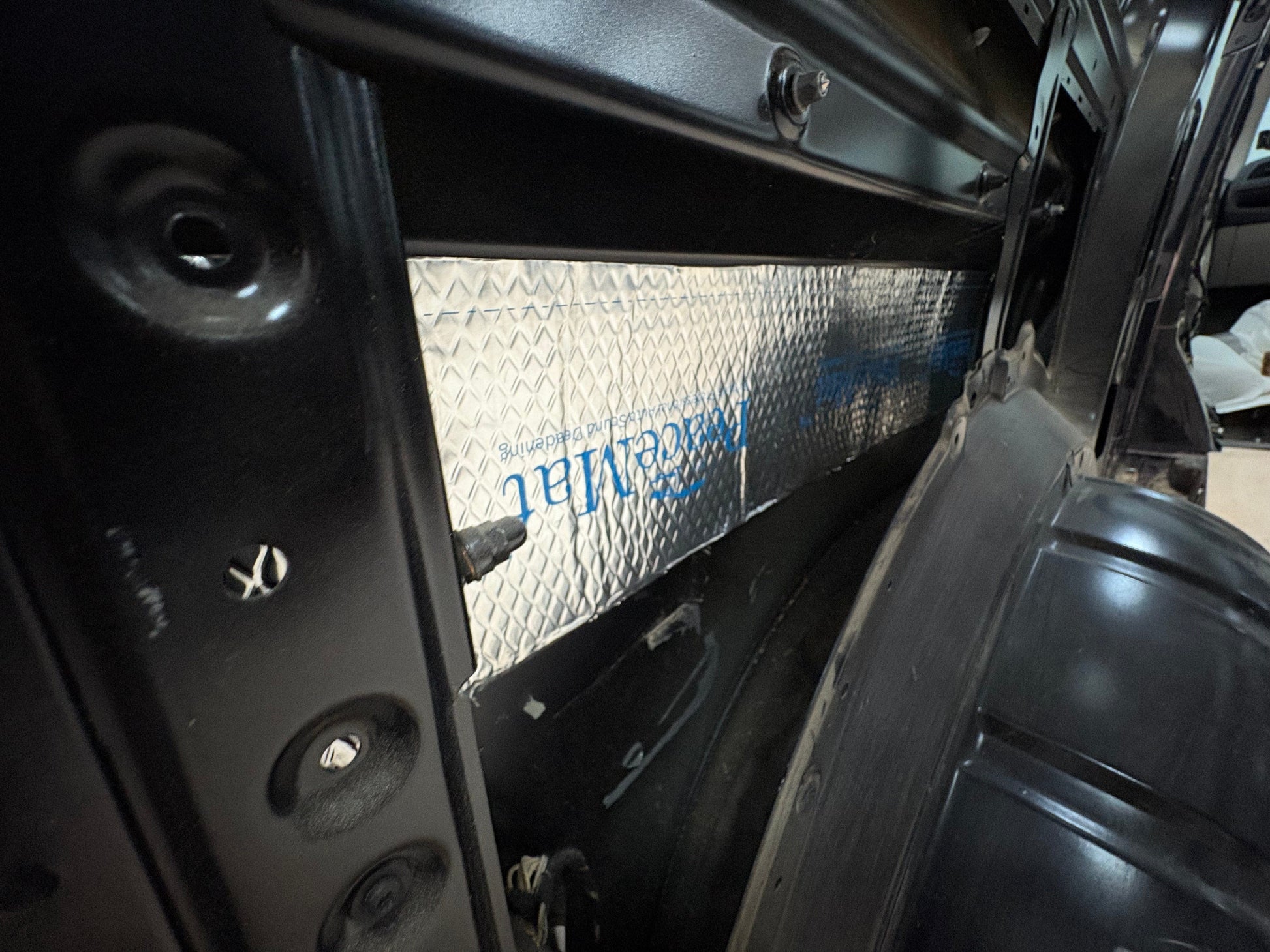 Camper Van Sound Deadening Mat, PeaceMAT XR 6m Roll in Silver Sound Deadening